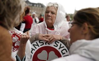 Sygeplejerske i demo foran Christiansborg foto: Mads Claus Rasmussen Ritzau Scanpix